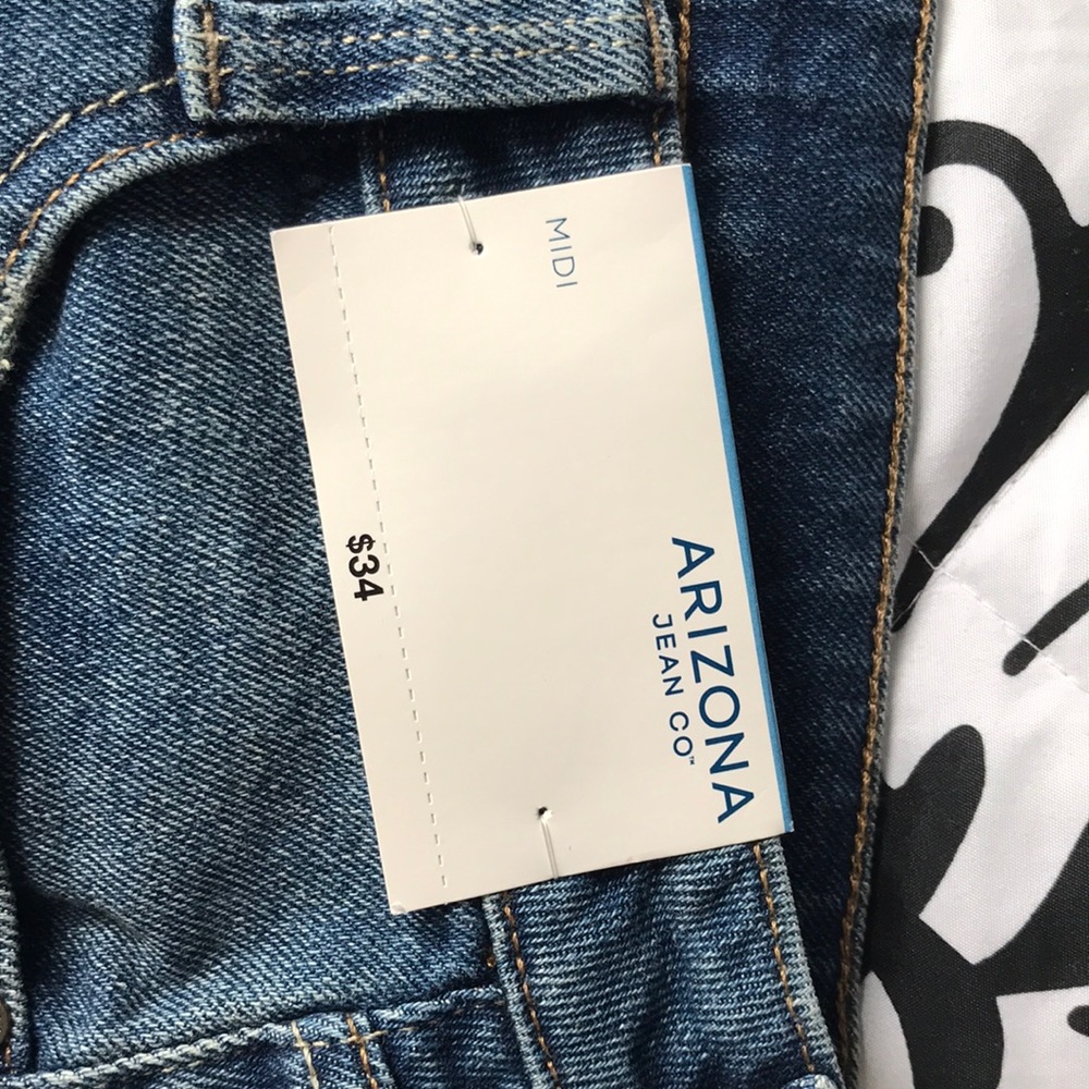 Jean shorts - Picture 3 of 5
